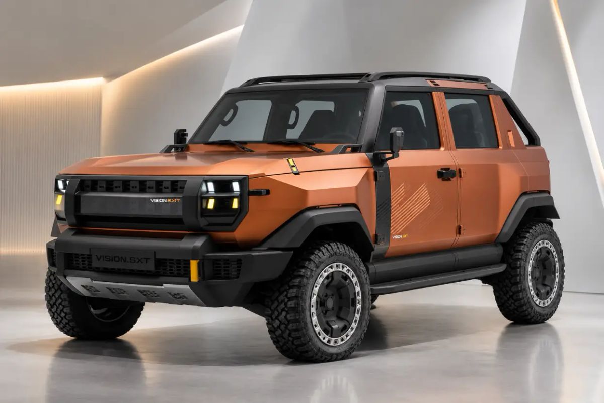 Mahindra Vision SXT