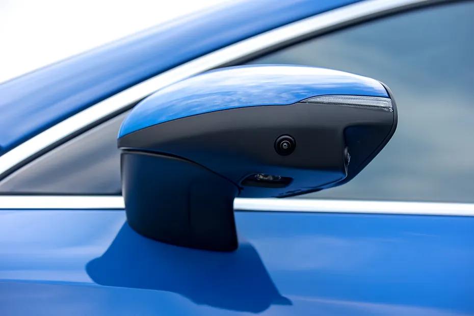 mercedes-benz-cla-electric-360-degree-camera-left