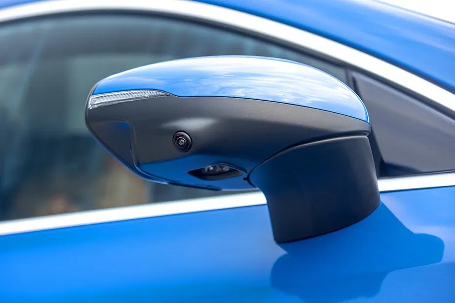 mercedes-benz-cla-electric-360-degree-camera-right