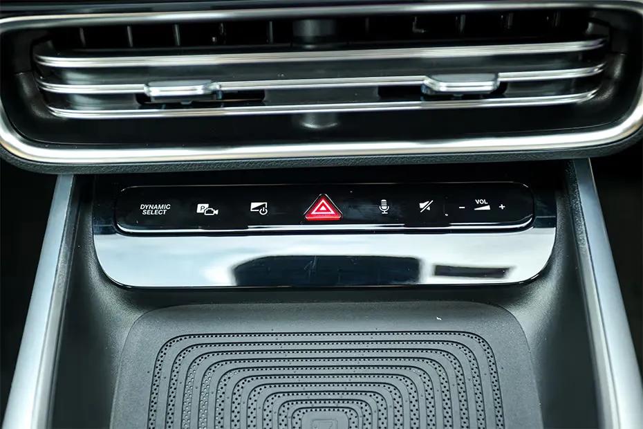 mercedes-benz-cla-electric-center-console-controls