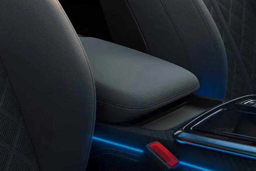 audi-sq8-front-armrest