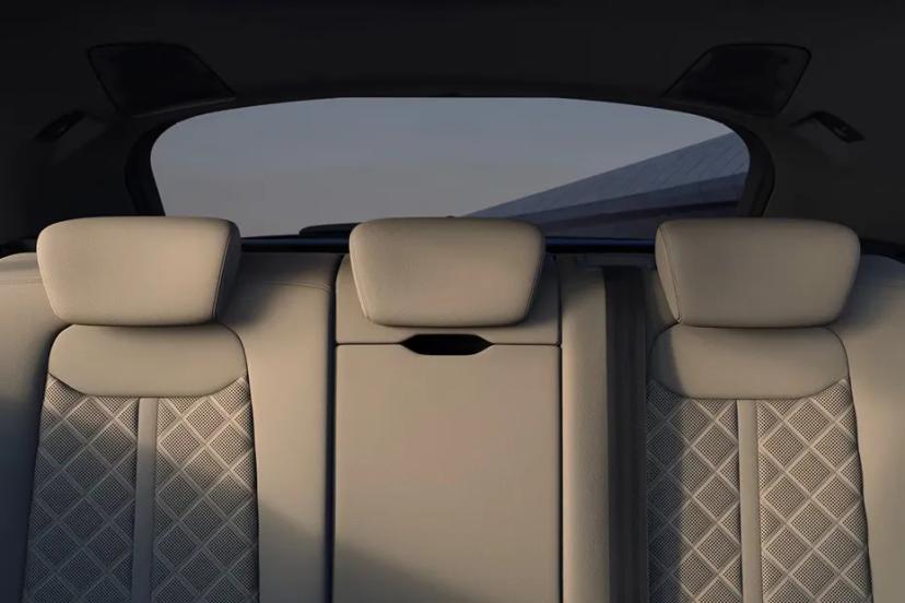 audi-sq8-rear-head-rest