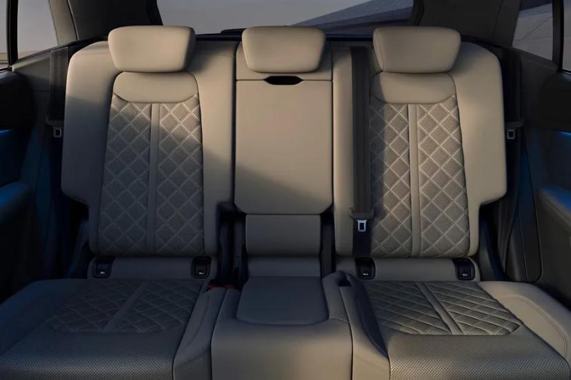 audi-sq8-rear-seats
