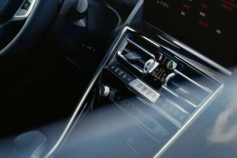 bmw-m8-coupe-competition-ac-vent-and-controls