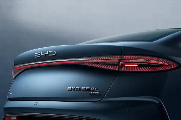 byd-seal-tail-lamp