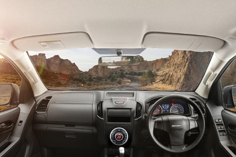 isuzu-hi-lander-dashboard