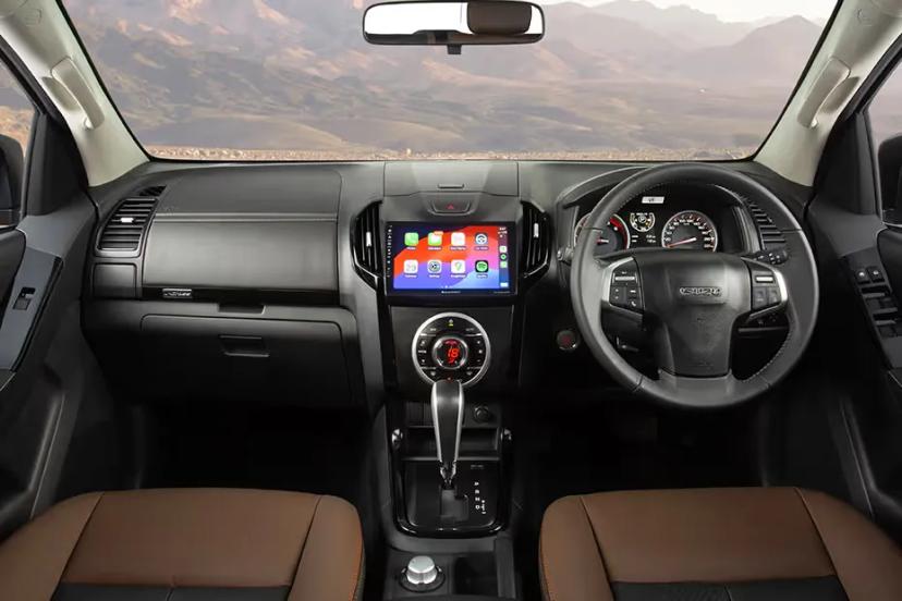 isuzu-v-cross-dashboard