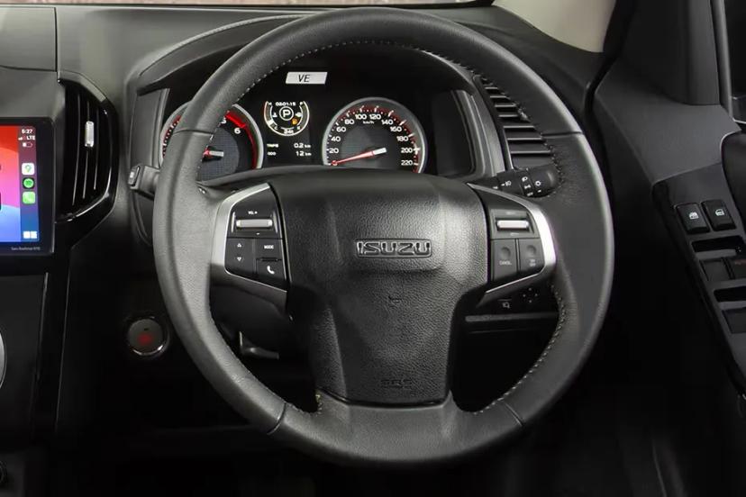 isuzu-v-cross-steering-wheel