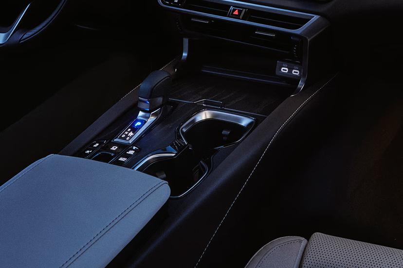 lexus-rx-cup-holders