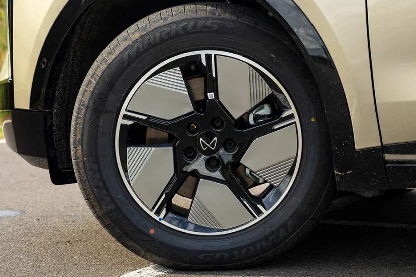mahindra-xev-9s-wheel