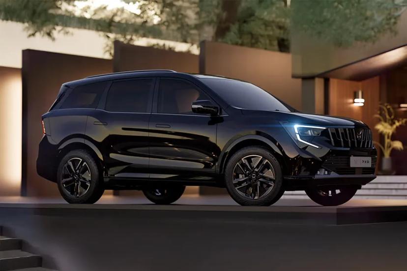 mahindra-xuv-7xo-front-right-view