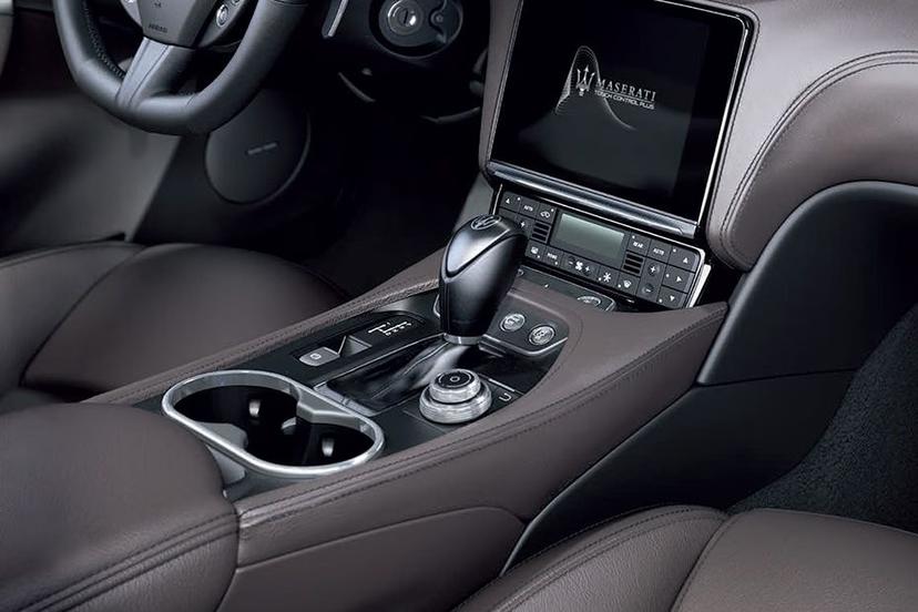 maserati-grancabrio-knob-selector