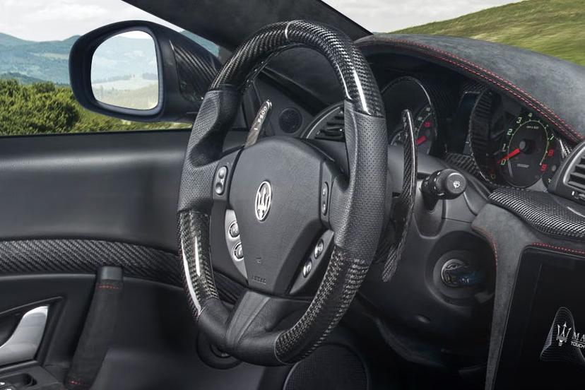 maserati-granturismo-steering-wheel
