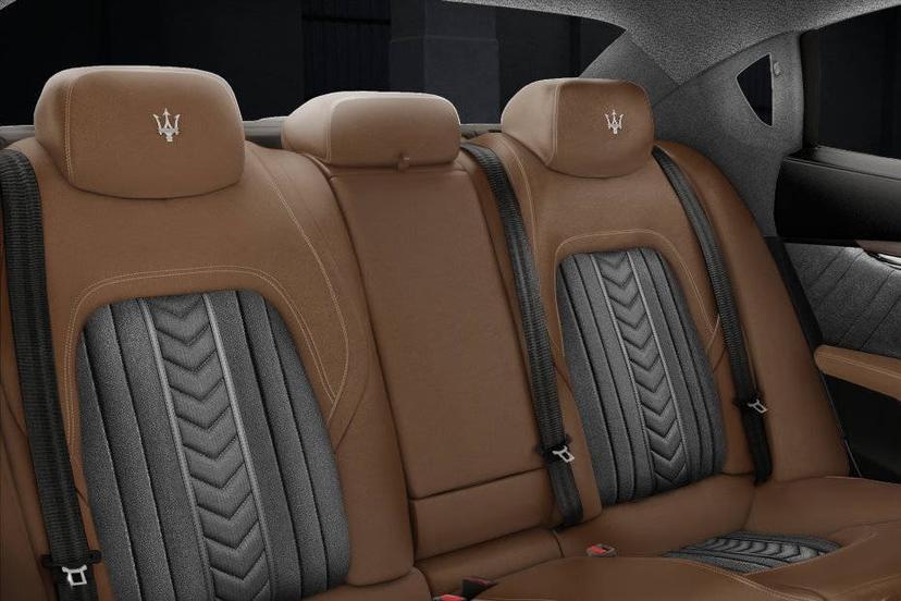maserati-quattroporte-rear-seats