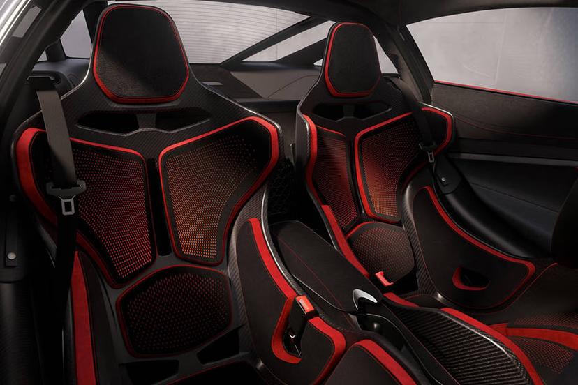 mclaren-750s-door-view