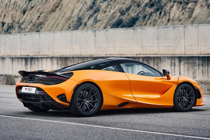 mclaren-750s-rear-right-view