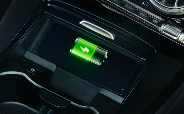 mercedes-benz-a-class-limousine-wireless-phone-charging