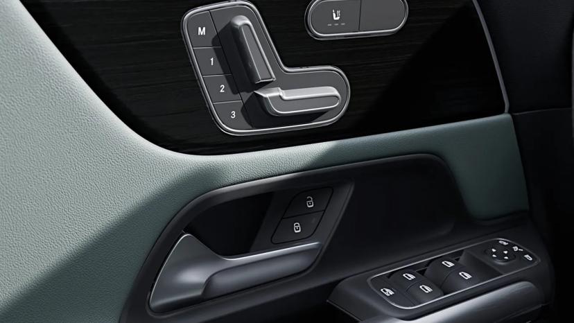 mercedes-benz-amg-gla-35-seat-adjusting-control