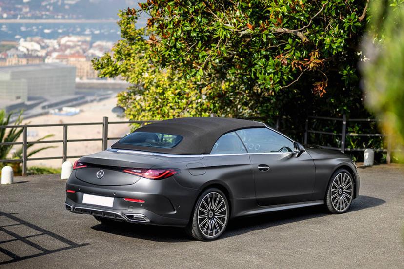mercedes-benz-cle-cabriolet-right-view