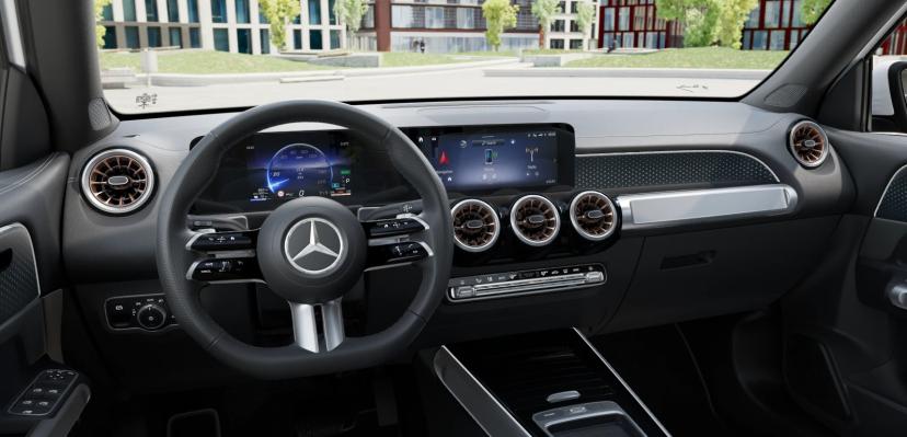 mercedes-benz-eqb-dashboard