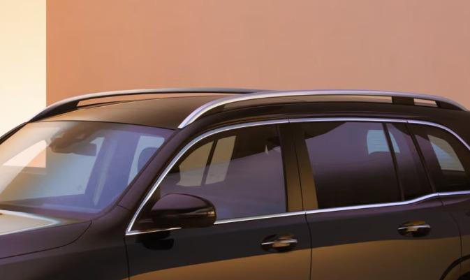 mercedes-benz-eqb-side-window-view