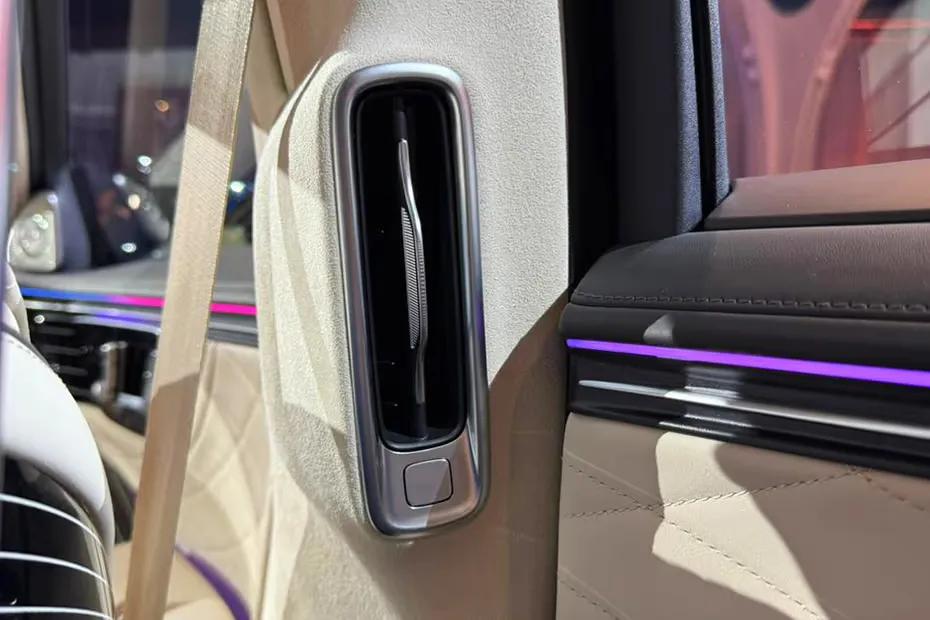 mercedes-benz-s-class-ac-vents-on-side-pillar