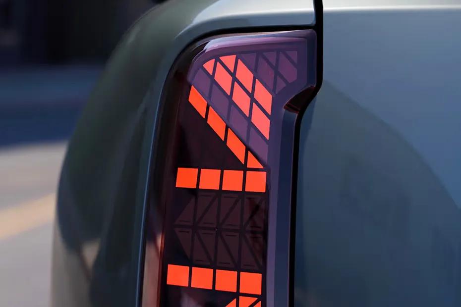 mini-countryman-c-taillight