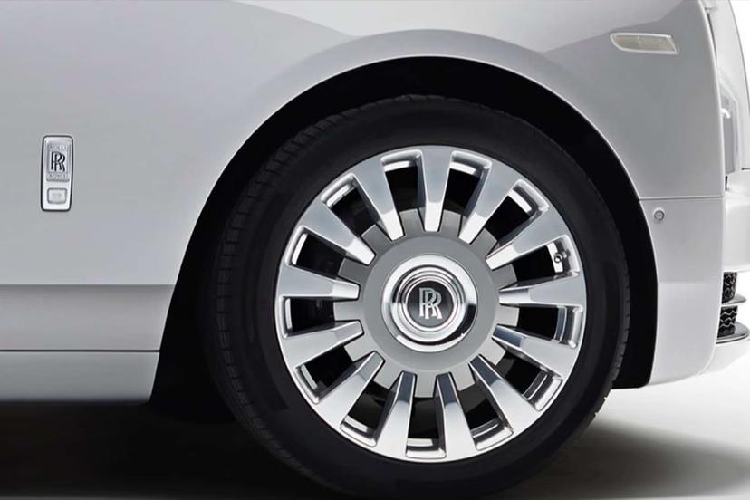 rolls-royce-phantom-alloy-wheel