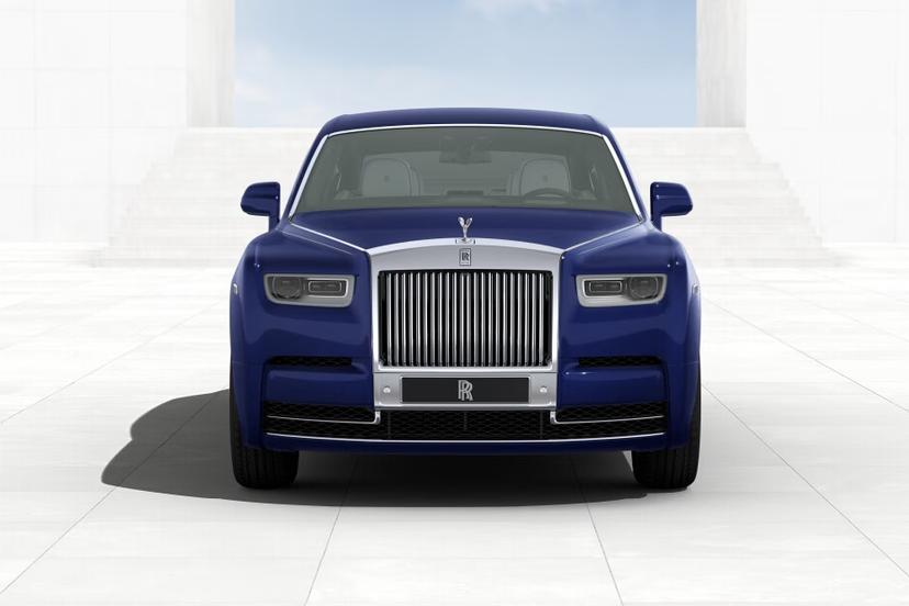 rolls-royce-phantom-front-view