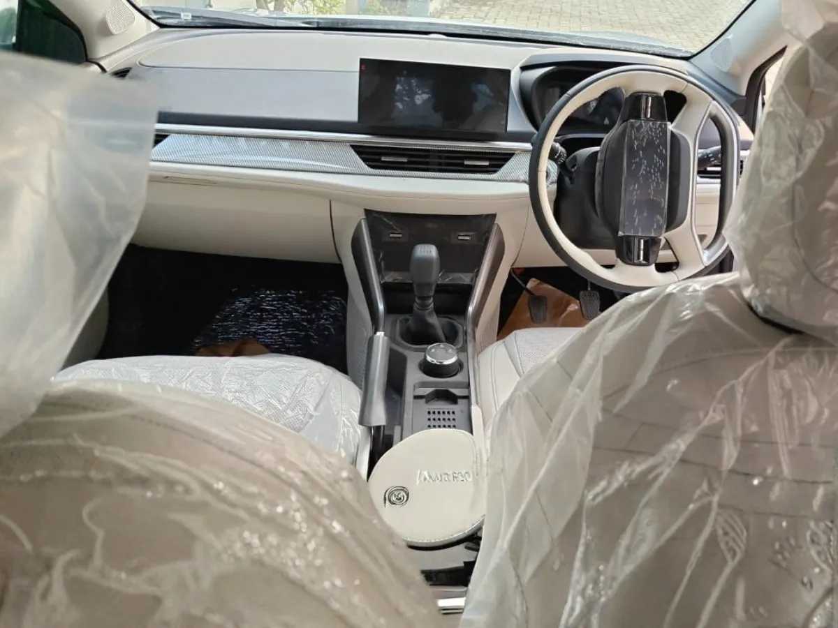 Tata Curvv Spied With New Light Grey Interior & Sunblinds Tata Curvv Spied With New Light Grey Interior & Sunblinds-image