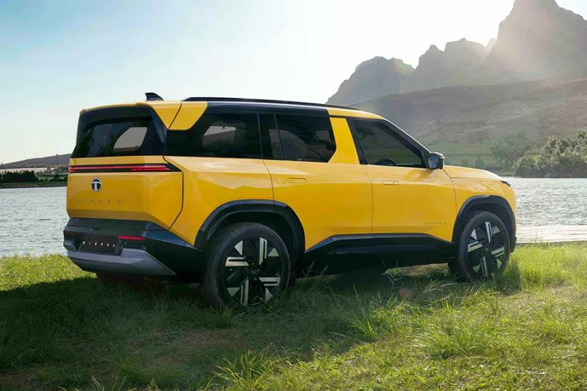 tata-sierra-rear-right-view