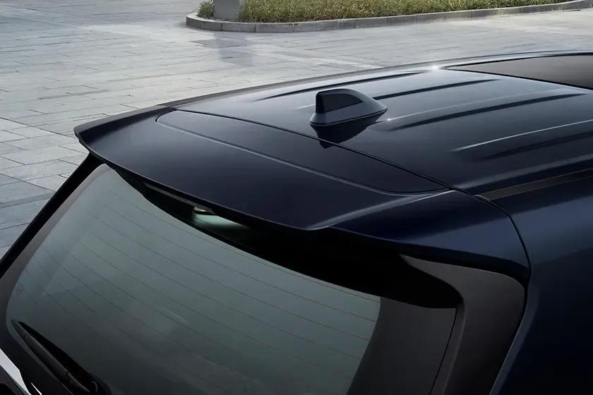 toyota-innova-hycross-shark-fin-antenna
