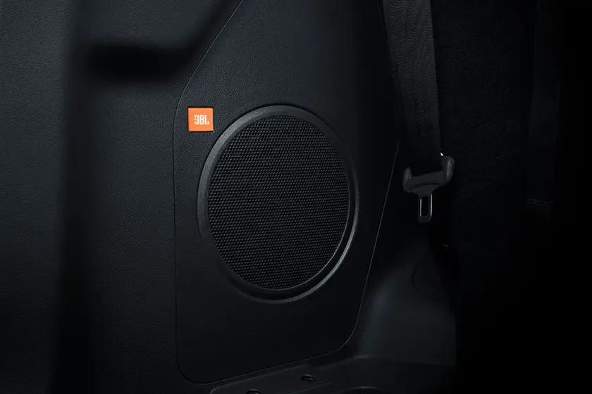 toyota-innova-hycross-speakers