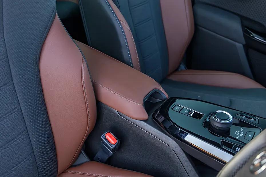 toyota-urban-cruiser-ebella-front-armrest