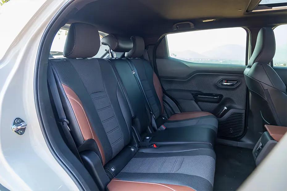toyota-urban-cruiser-ebella-rear-seats