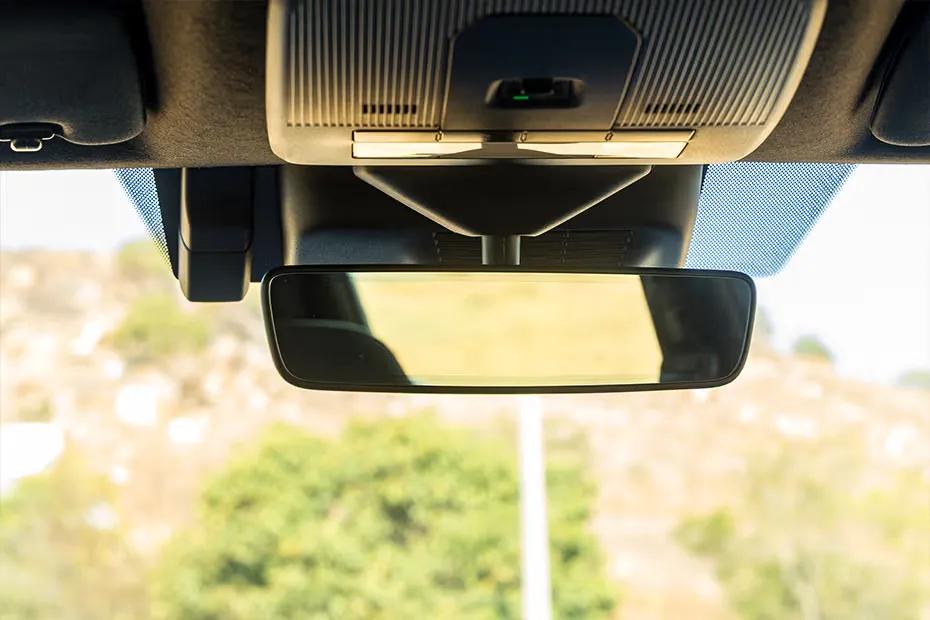 toyota-urban-cruiser-ebella-rear-view-mirror-courtesy-lamps-