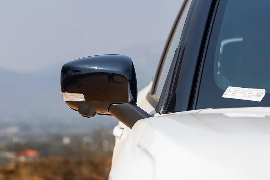 toyota-urban-cruiser-ebella-side-mirror