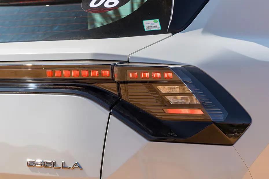 toyota-urban-cruiser-ebella-taillight