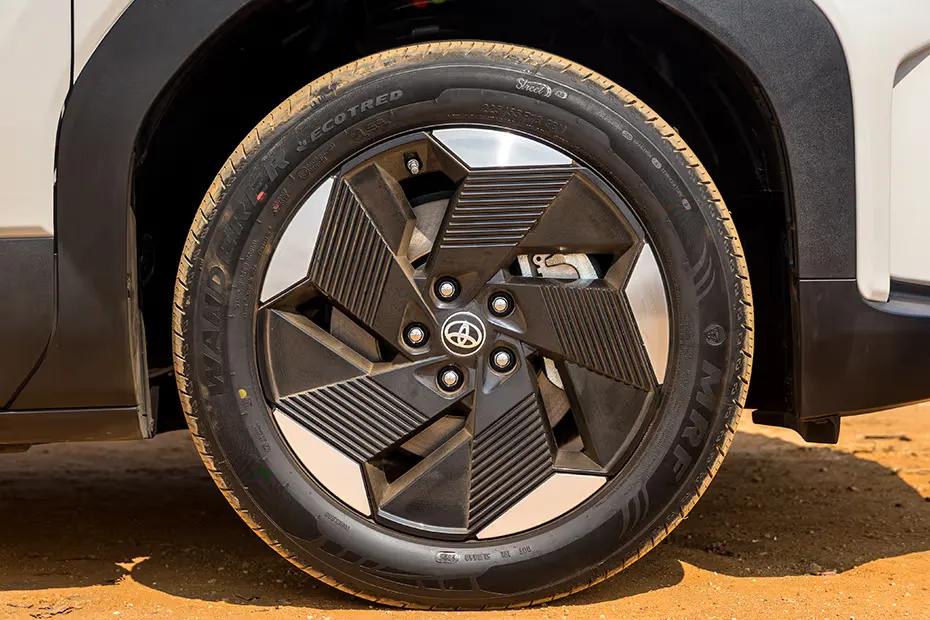 toyota-urban-cruiser-ebella-wheel