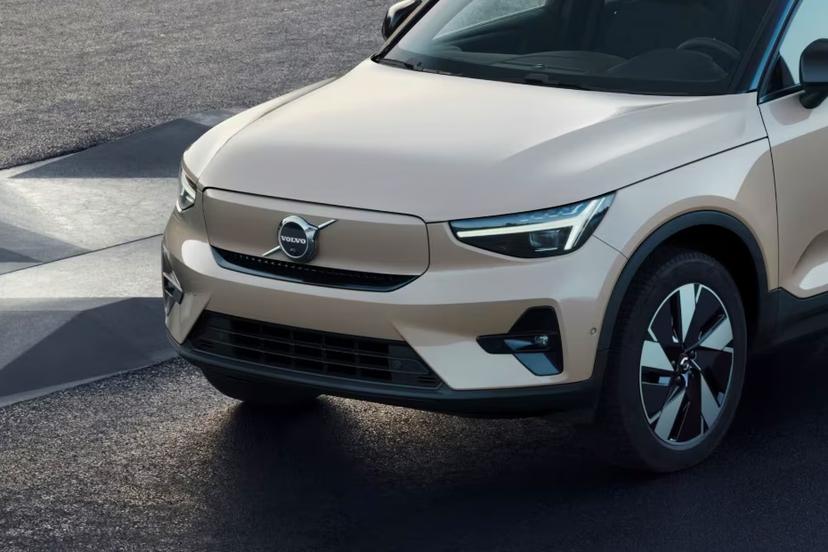 volvo-ec40-grille