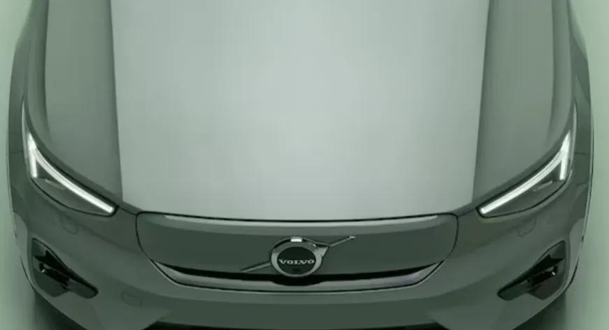 volvo-xc-40-recharge-front-top-view