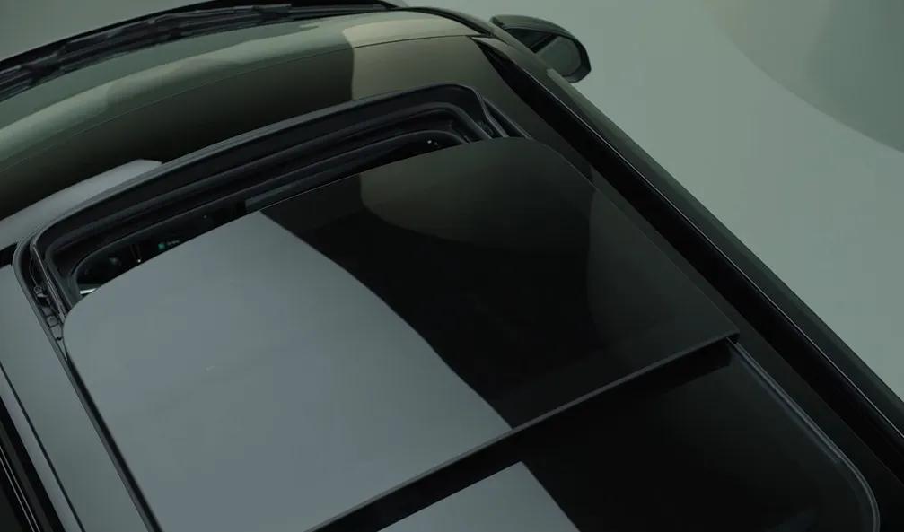 volvo-xc-40-recharge-sunroof